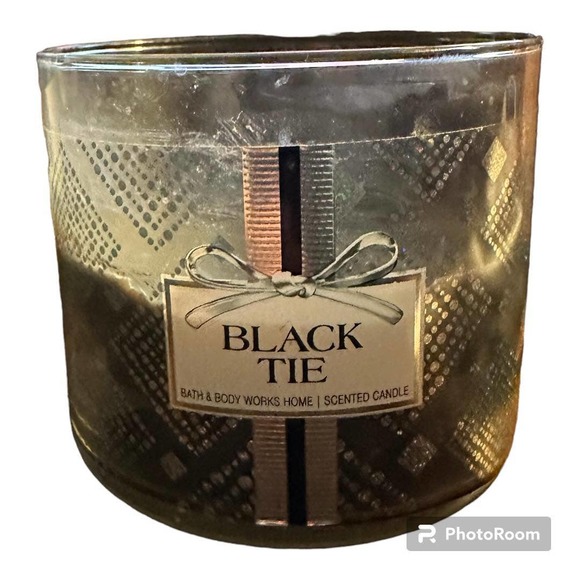 Bath & Body Works Black Tie Holiday 3 Wick Candle Sage Sandalwood Tonka 14.5 oz - Picture 2 of 9